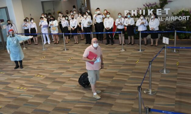 الصندوق الرملي واستئناف السياحه في بوكيت