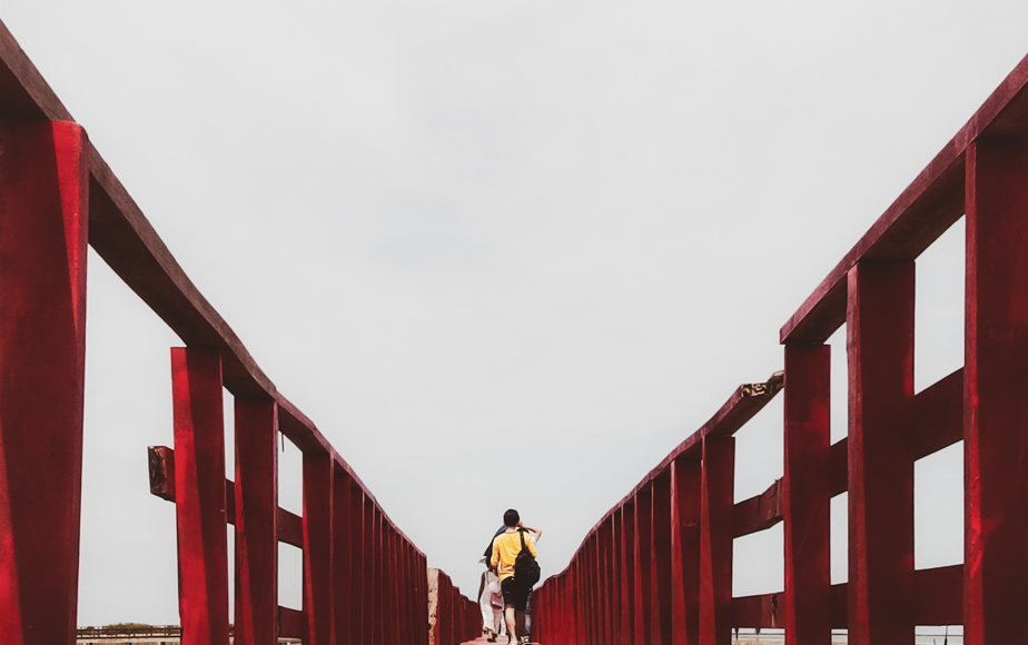 الممشى الخشبي الاحمر في ساموت ساخون