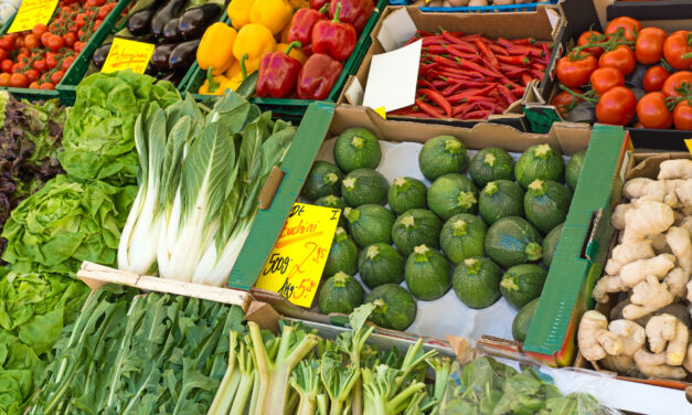 افتتاح اول سوق للمزارعين في بانكوك