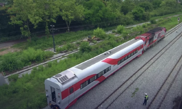 نموذج أولي تايلندي الصنع لقطار فخم