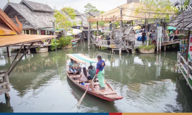 سوق بتايا العائم يفتتح من جديد بعد الحريق