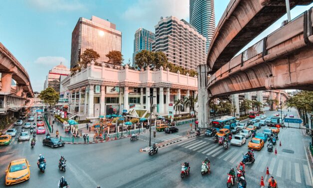 الحياة الحضرية في بانكوك سيف ذو حدين