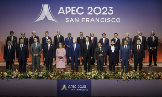 رئيس الوزراء التايلندي في قمة أبيك