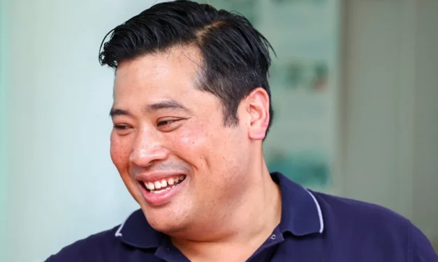 نجل ملك تايلند يشهد الحياة التقليدية