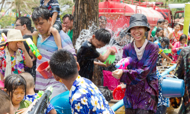 تايلند تتوقع عائدات سياحيه في مهرجان الماء