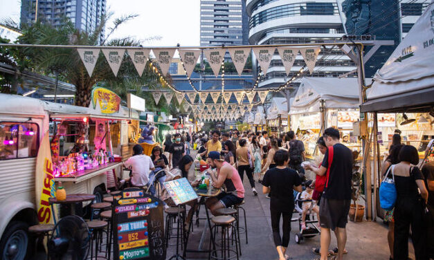 سوق جود فير الليلي في بانكوك