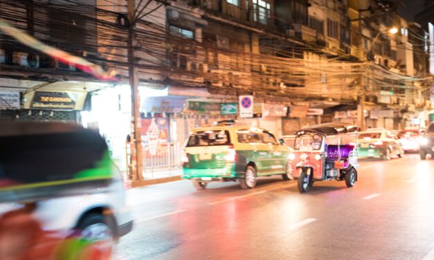 دليلك الشامل لسيارات الأجرة في بانكوك